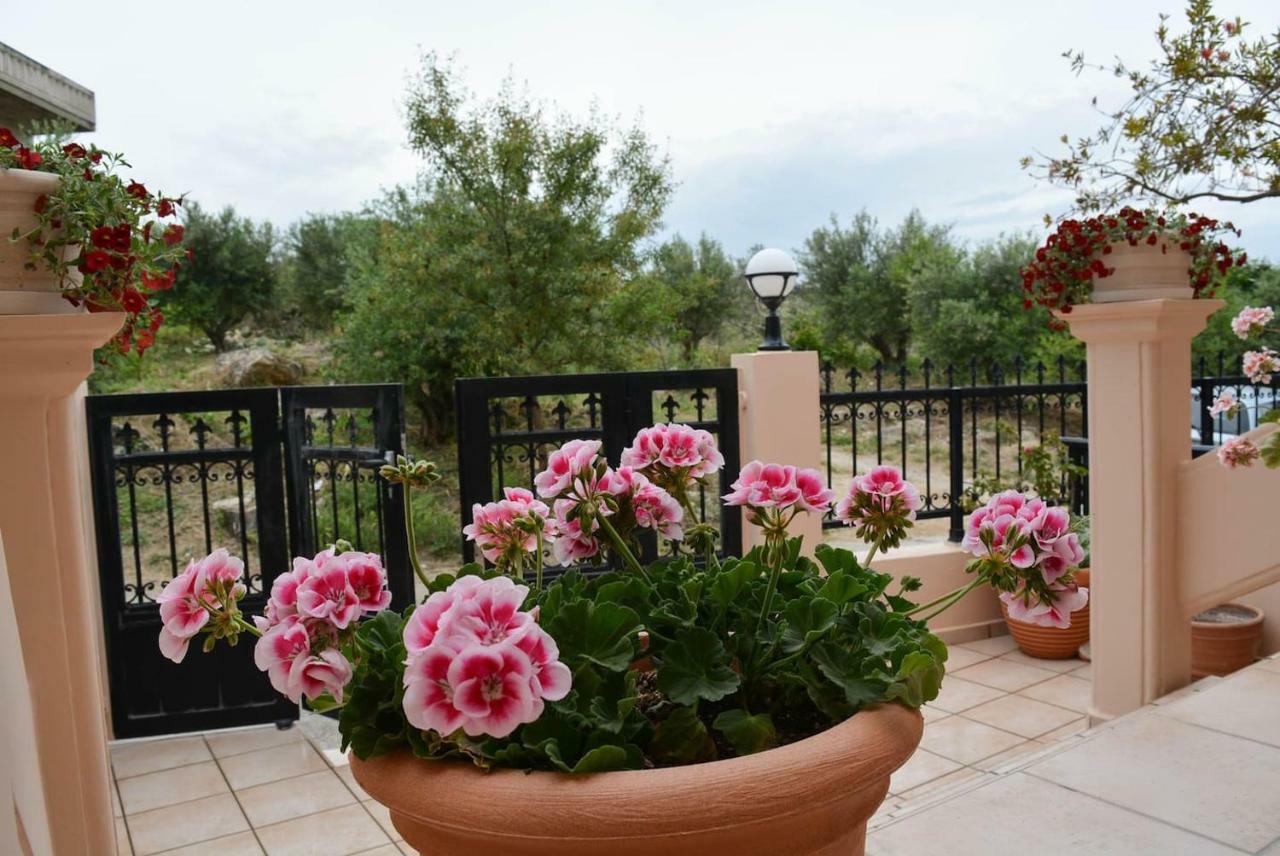 Villa Aretaki คาลามากี ภายนอก รูปภาพ