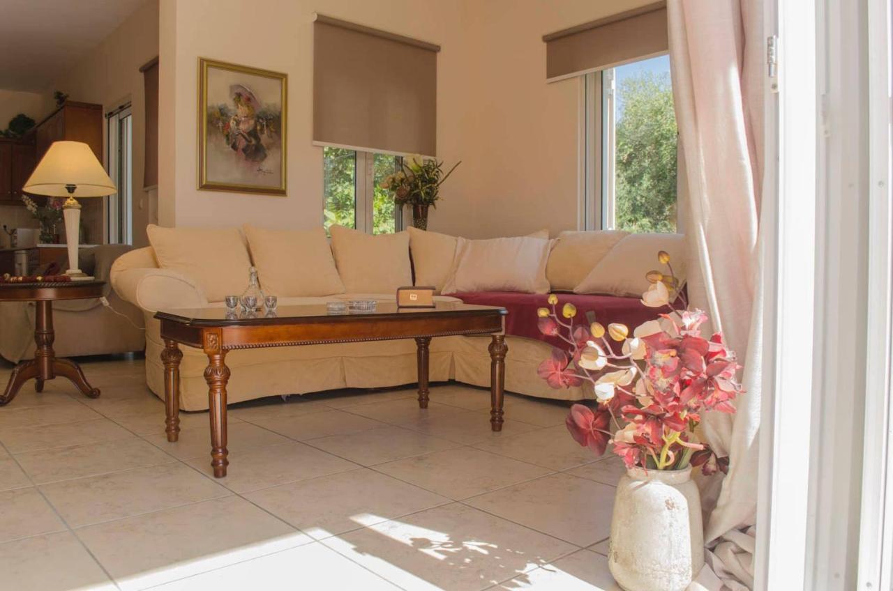 Villa Aretaki คาลามากี ภายนอก รูปภาพ